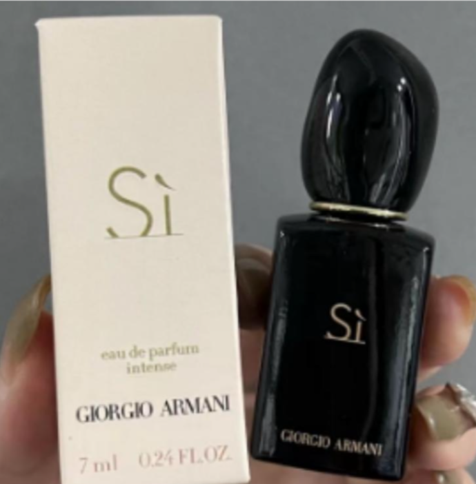 Si (Black)